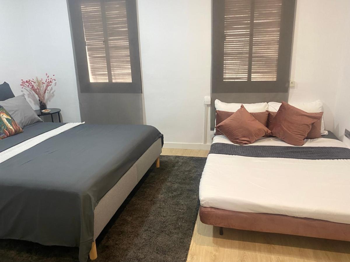 Barcelona Chic Apartments- Free Parking - 10 Min From Bcn City Centre By Metro Exterior foto